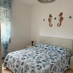 Bed & Breakfast Seashell