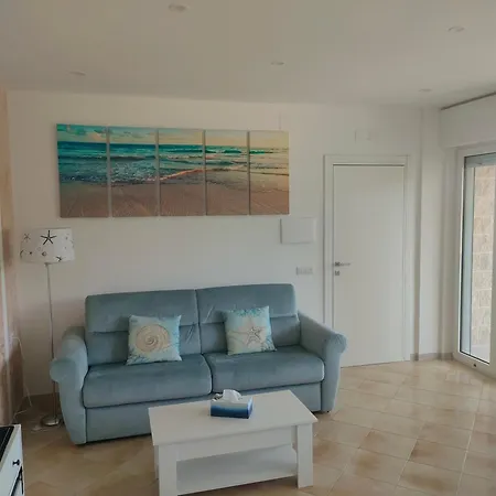 Bed & Breakfast Seashell